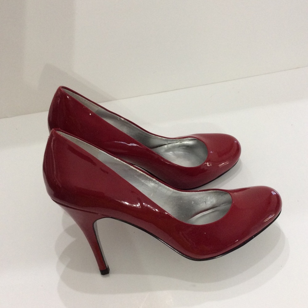 JESSICA SIMPSON Dark Red Patent Leather Pumps 8 - Picture 7 of 8